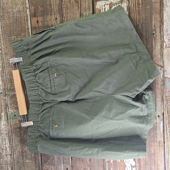 Old Navy Forest Green Everyday Shorts, Plis Size 2X, NWOT - Picture 2 of 4